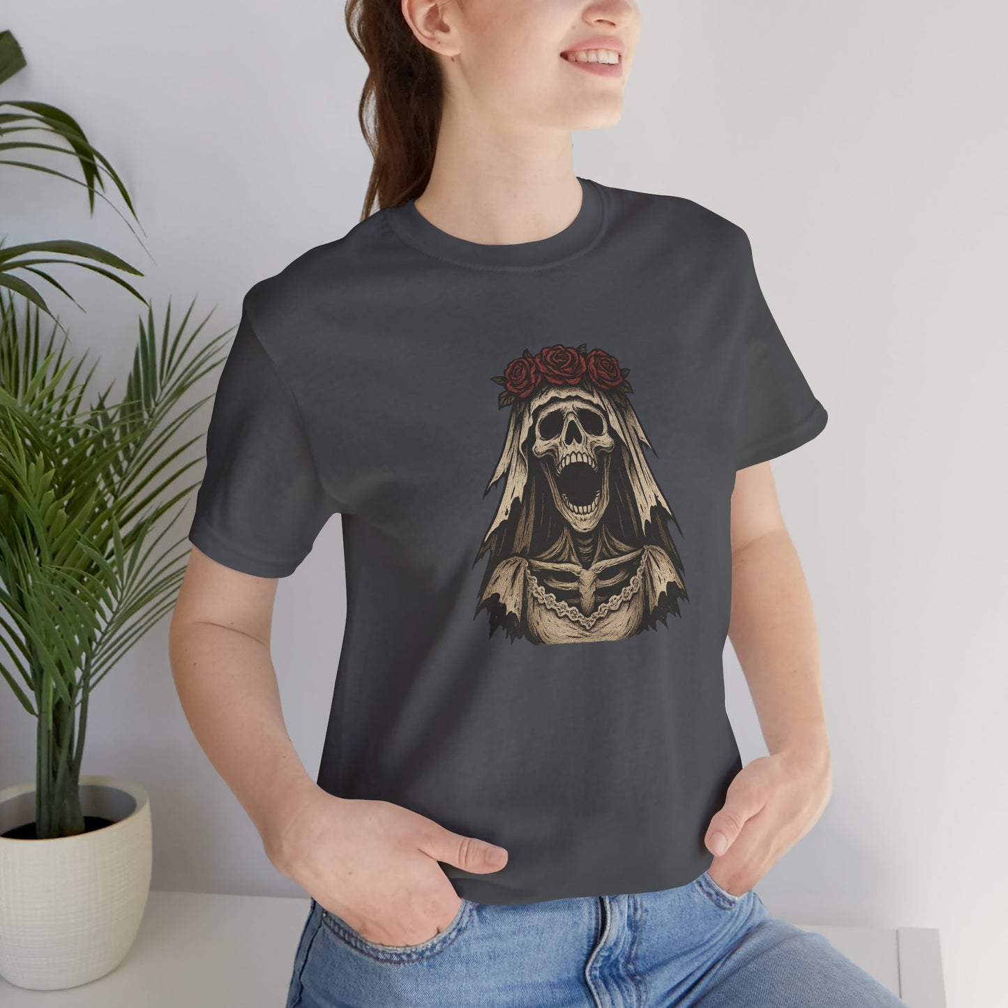 Screaming Skeleton Bride Halloween Shirt – Gothic Undead Bride Graphic Tee for Spooky Season Horror Fans