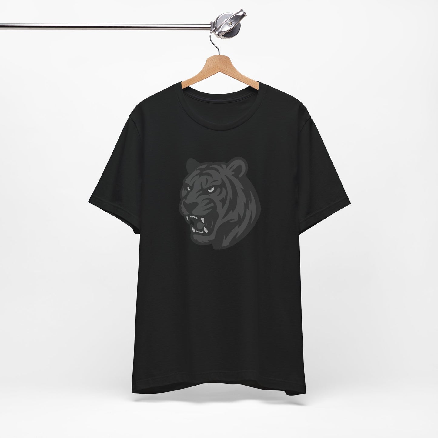 Tiger Head Graphic Tee Dark Theme – Fierce Vector Design with Bold Monochrome Detail