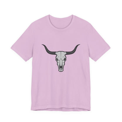Dark Theme Steer Skull Shirt – Western Cow Skull Graphic in Grey and Black for Desert Gothic Vibes. Unisex Jersey Short Sleeve Tee